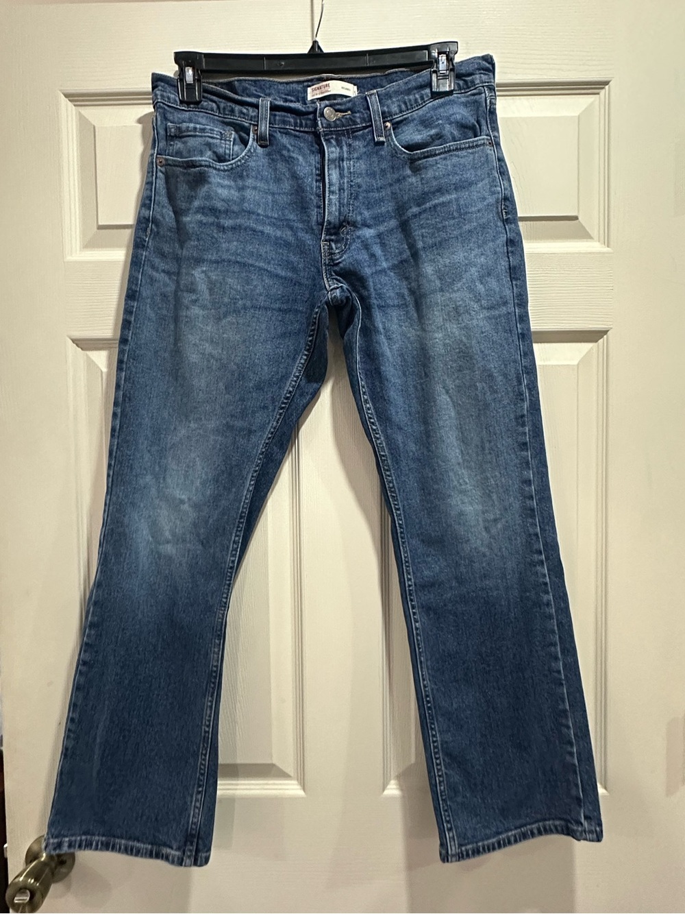 Signature by Levi Strauss Men’s Medium Blue Bootcut Jeans